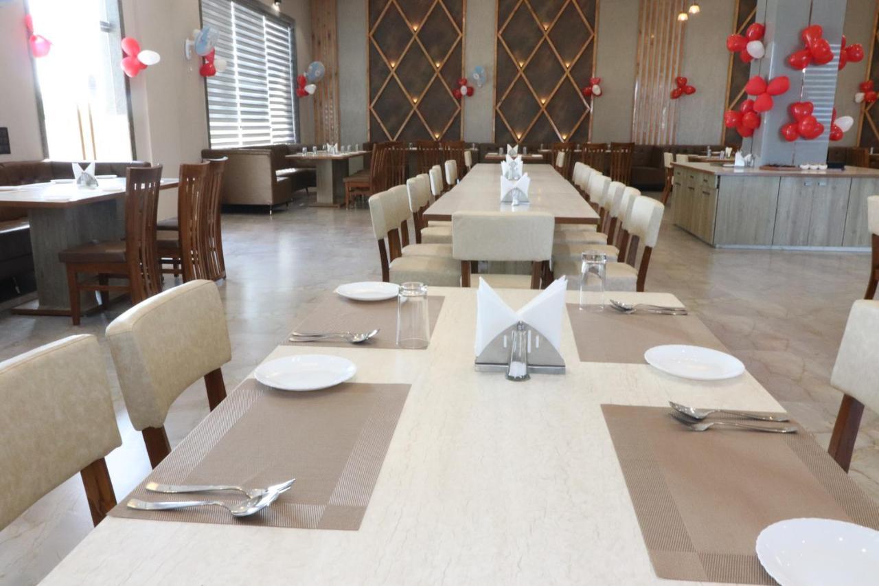 Shivanta Hotel& Resorts Jhunjhunu Esterno foto